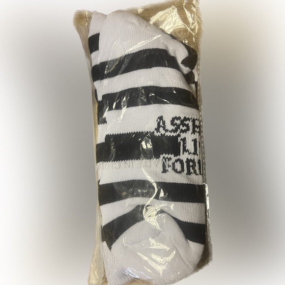 ASSHOLES LIVE FOREVER BRAND NEW PAIR OF SOCKS UNISEX ADULT SIZE WHITE WITH BLACK - Picture 2 of 2